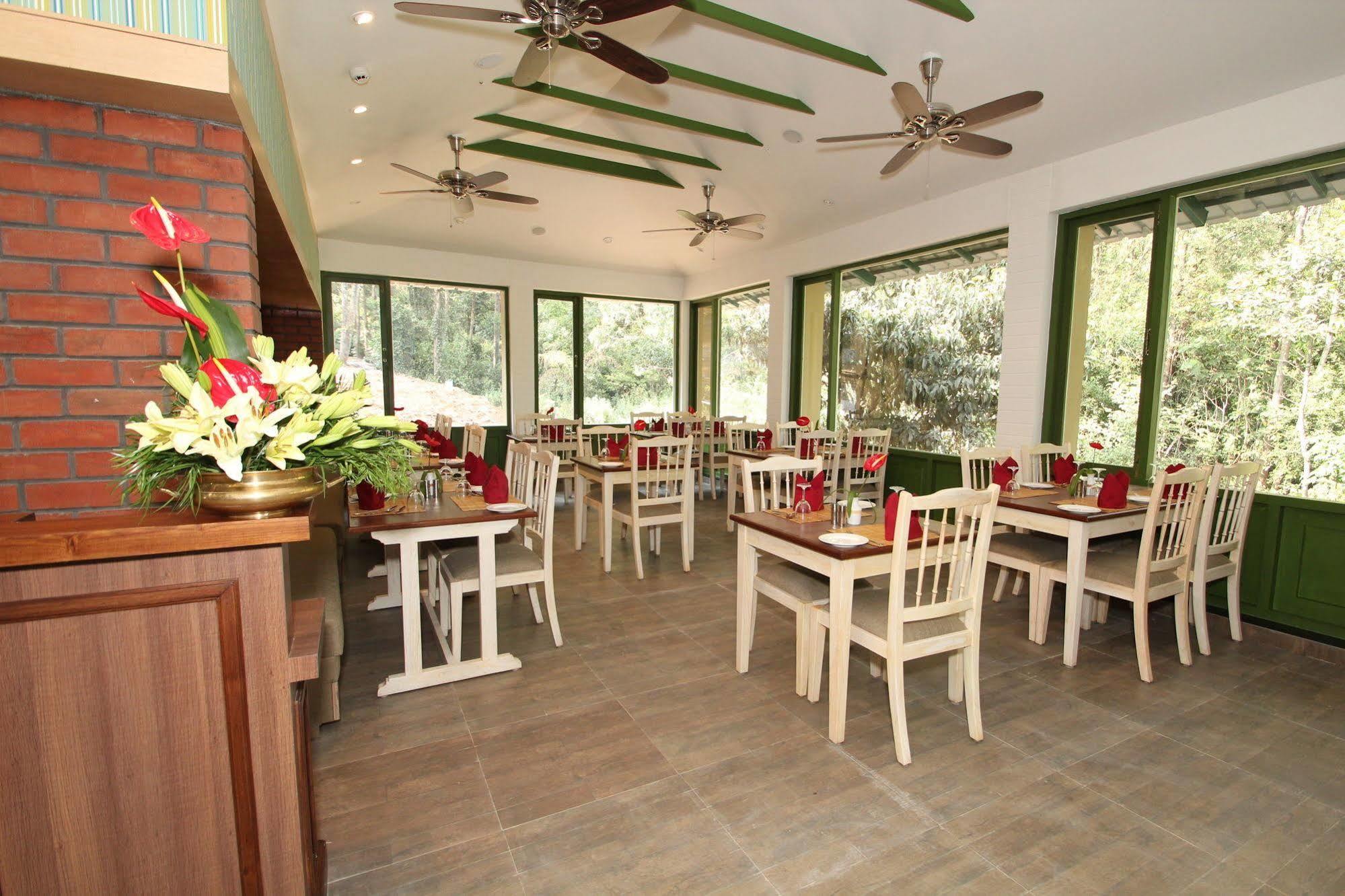Club Mahindra Mount Serene, Munnar Chinnakanal Eksteriør billede